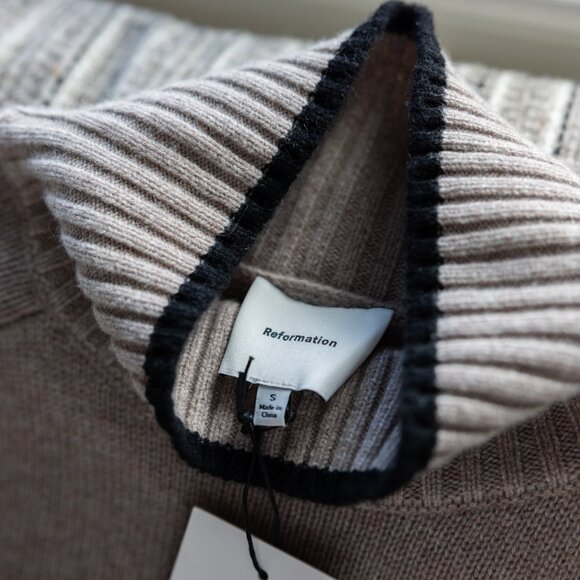 Reformation Brooke Cashmere Cropped Turtleneck - Picture 9 of 10